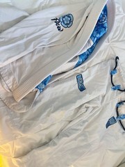 Flow Kimonos Air 6.0 Jiu-Jitsu Gi – White. Very good condition.