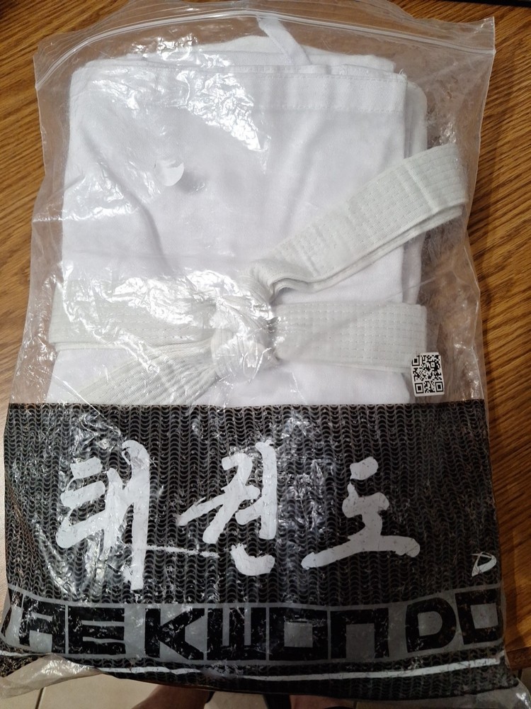 Dynamics World Inc. Tae kwon Do Uniform Size 005/190 with White Belt XXL