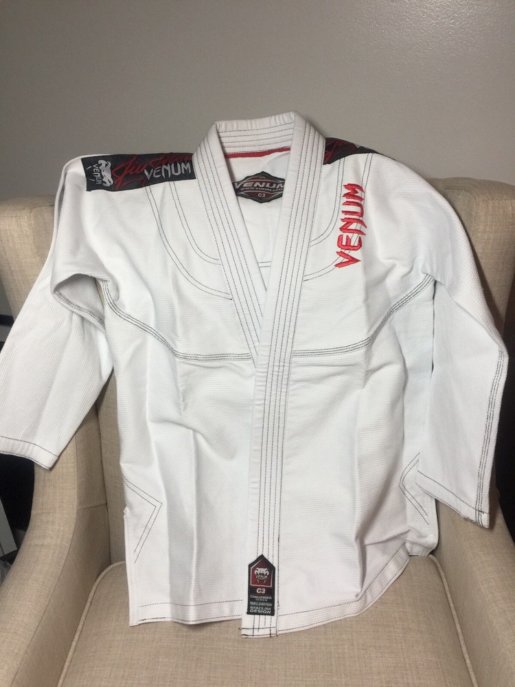 Venum Challenger Size C3 White)