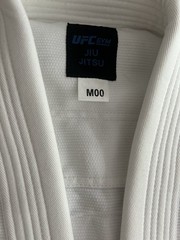 NEW! UFC Gym Jiu Jitsu Gi – Size M00 – White with Blue & Black Branding