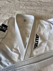 White Jiu Hi Jitsu Gi – Elite Sports – Size A4 – With White Belt