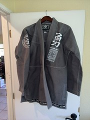 Hayabusa GI A4 Pearl Weave Jiu Jitsu Grappling Karate Grey Set