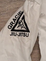 Gracie Jiu-Jitsu Official GI 1/ 140 Top White Belted MMA W/Bonus Belts