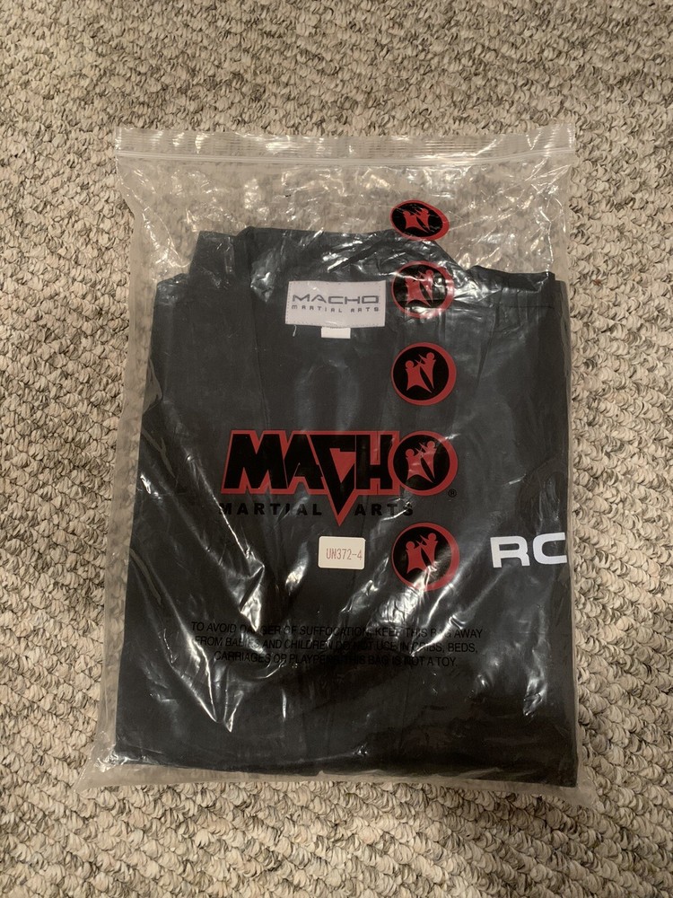 Macho Martial Arts Black Gi size 4/180 NEW