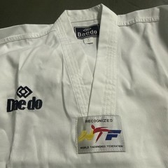 Daedo International World Taekwondo Federation Beginner Uniform Size 1 (140)