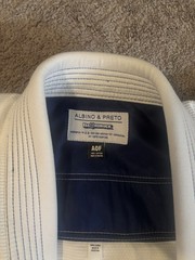 Albino & Preto BE@RBRICK Jiu-Jitsu Gi Set White Jacket & Pants A0F