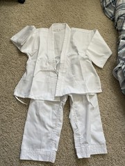 BRAND NEW KIDS White MMA KARATE TAEKWONDO GI UNIFORM SET WITH BELT C110