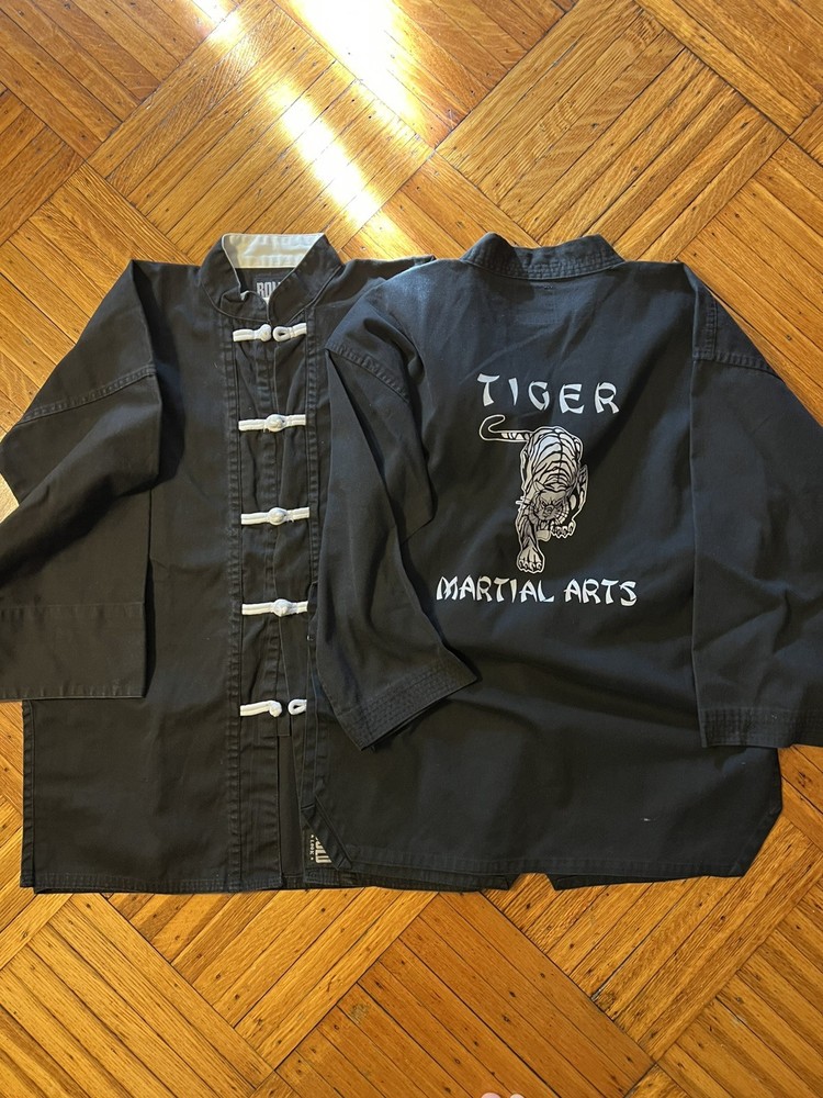 2 Martial Arts Karate Top & Jacket Size 4 Adult Kung Fu Tiger Black Bold Dynamic
