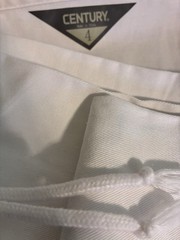 Men’s White w/blk Pin Stripe Karate Gi, Size 4