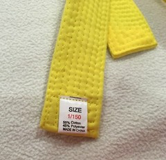 TIGER CLAWS YOUTH MARTIAL ARTS / KARATE / UNIFORM / SIZE 3 INCLUDES YELLOW BELT