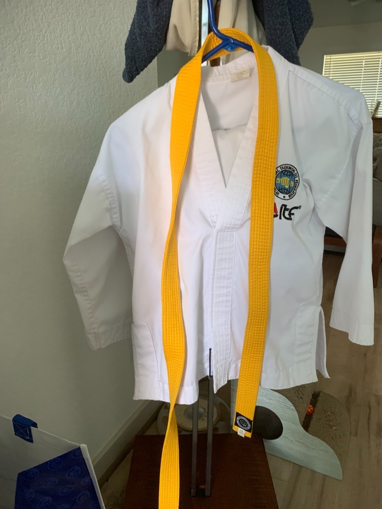 Taekwondo Uniform set with Yellow Belt (Kids Size)