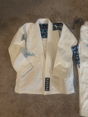 Albino & Preto A&P A0 BJJ Jiu-Jitsu Gi Uniform Set White/Blue Trim