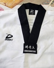 Dynamic Taekwondo Uniform Set Size 0/140 w/4 Belts 2 Headbands CMA TKD