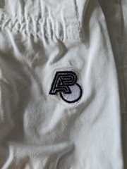 Albino and Preto, Essentials gi, White A4