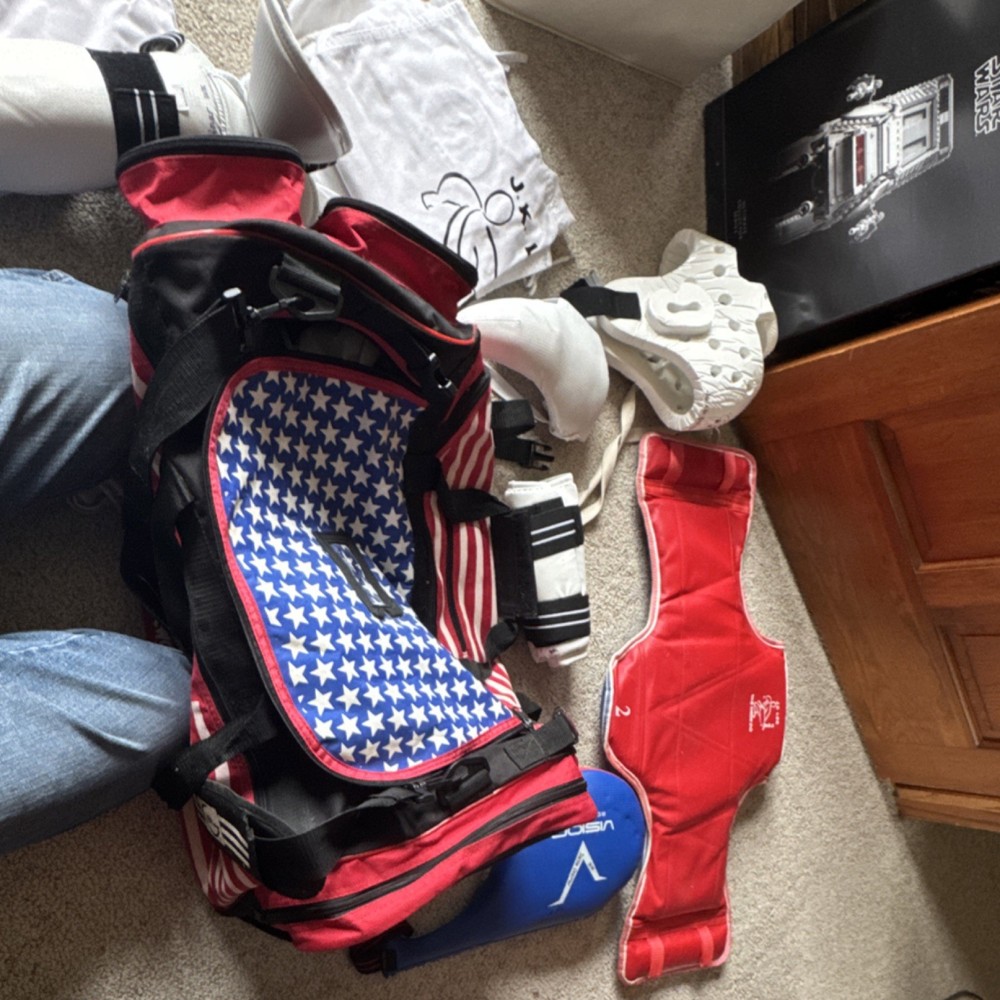 Vision Revolution Taekwondo Uniform & Protective Gear Set Size 2