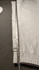 ITF TAEKWONDO UNIFORM SIZE 130 WHITE 2 BELTS- WHITE AND WHITE- YELLOW ZIP