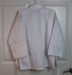 NEW in Package Kids White Cotton Bl Karate Uniform Gi Belt Included Size 0 6-8/M