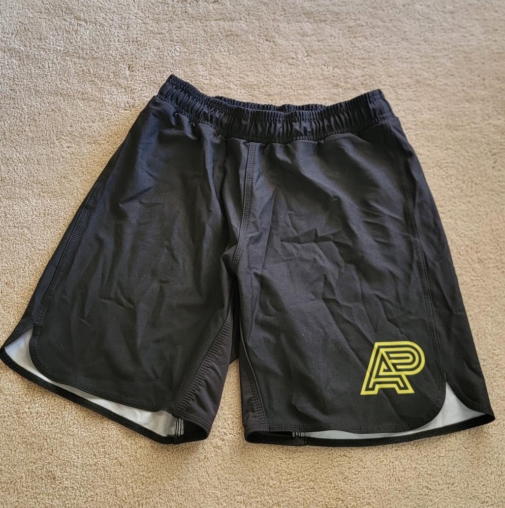 ALBINO AND PRETO •BLACK NO GI SHORTS• Available to RESERVE Member Medium