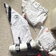 Vision Revolution Taekwondo Uniform & Protective Gear Set Size 2