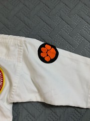 Macho Martial Arts White Taekwondo Uniform Top Tie Waist Size 00/130