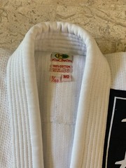 Kikskin Brazilian Jiu Jitsu Heavy White Uniform Gi #3 160 Small-Medium BJJ MMA