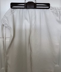 KI INTERNATIONAL WHITE HEAVY COTTON KARATE UNIFORM SIZE 5~PRE-OWNED~WORE IT ONCE