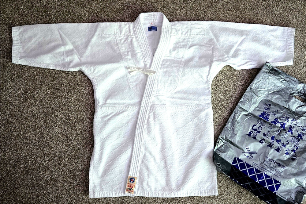 NEW Iwata Dogi Aikido-GI Jacket size 3 White w/tie Judo Jujitsu MMA Uniform