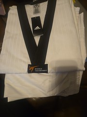 ADIDAS ADI-Start III TAEKWONDO UNIFORM WITH BLACK V-NECK. Size 200 (2 Piece)