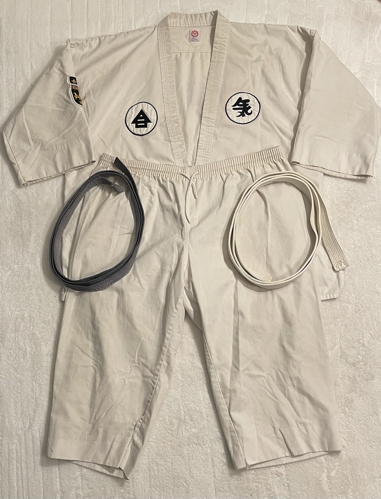 Vintage Karate MMA Martial Arts Men’s Top/Bottom Sun Choi Sz 7 Patches/Belts