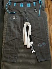 War Tribe Women’s BJJ Gi Size W2 Charcoal Grey Teal/Magenta with White Belt A2