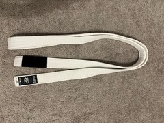 White BreakPoint Jui-Jitsu Gi – Size: A0 top, A0 Pants, A1 White Belt