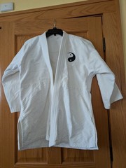 Judo Judogi (Gi) Unisex Youth Size 2 or 3, Uncertain of size, White Pre-owned
