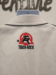 TIGER ROCK Kids 10 White Jacket Karate Gi Uniform – Size 3/160