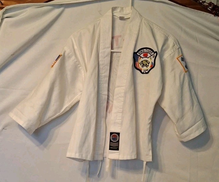 King Tiger Taekwondo Martial Arts Uniform Gi – White Dobok with Patches Size 00