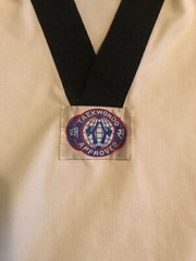 Martial Arts Taekwondo/Karate Uniform Kids Adults Unisex White Size 5/6 NO logo