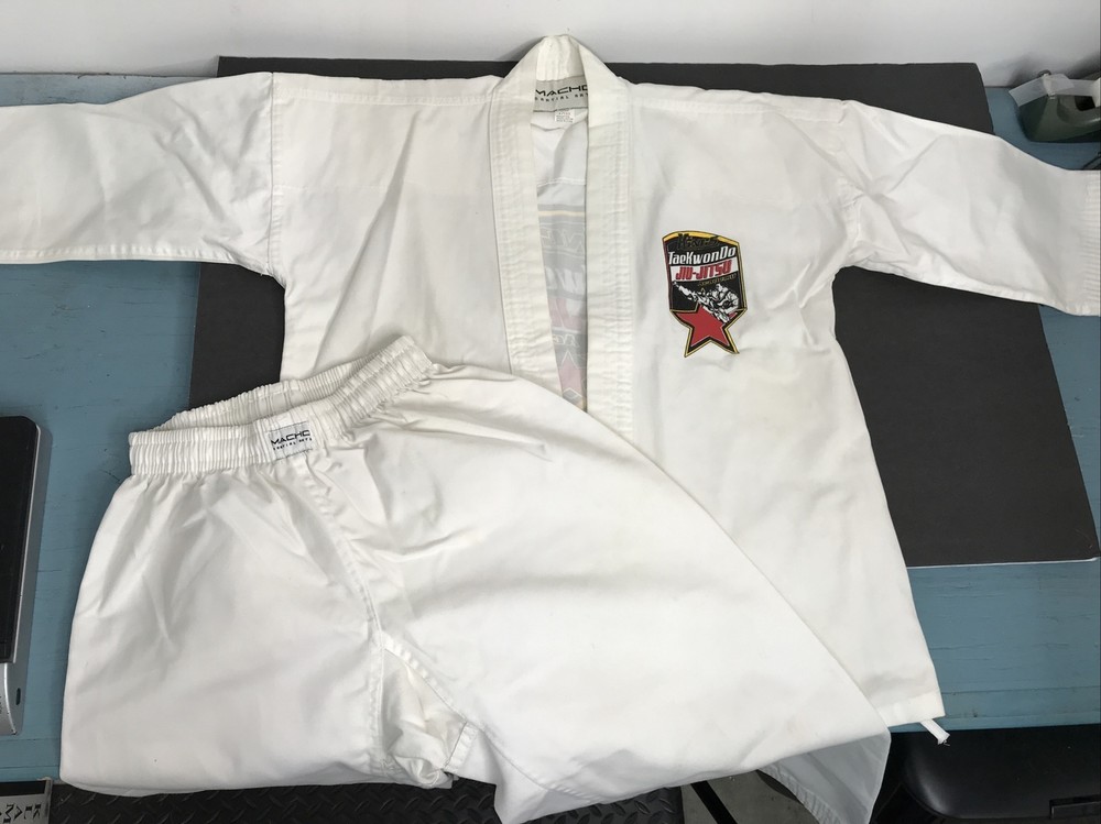 Gi Martial Arts White Child Unisex Kings Academy TaeKwonDo JiuJitsu Sz1/150 Used