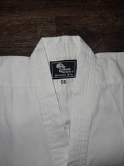 Karate Martial Arts Uniform – Childs Size 00 with Belt & Foam Nunchucks