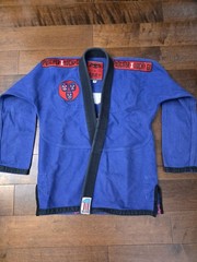 LUCKY Gi – PUSCIFER Jiu jitsu BJJ Kimono, Size A0 Fits like A1. Vintage RARE!