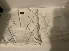 New Martial Arts Supply Best Sang Moo Sa Tae Kwon Do size 2 Uniform karate white