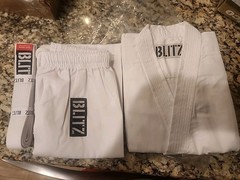 Karate Gi Uniform Lightweight Kids (100cm, 3T 4T) Martial Arts Training Belt