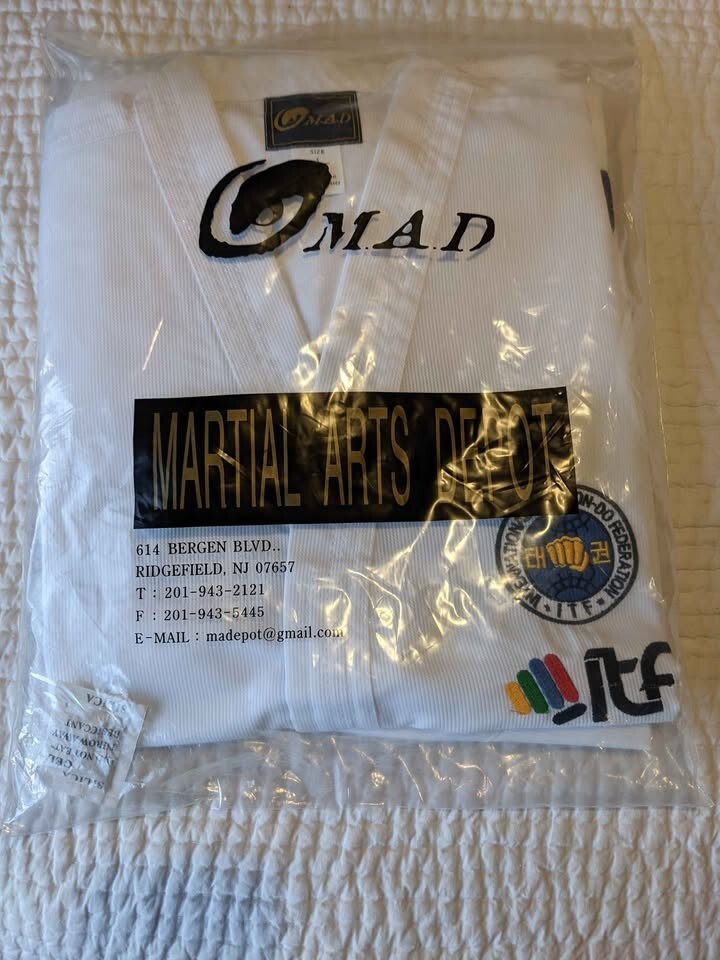 Brand new ITF Taekwon-Do embroidered black belt dobok uniform, size 5 (190cm)