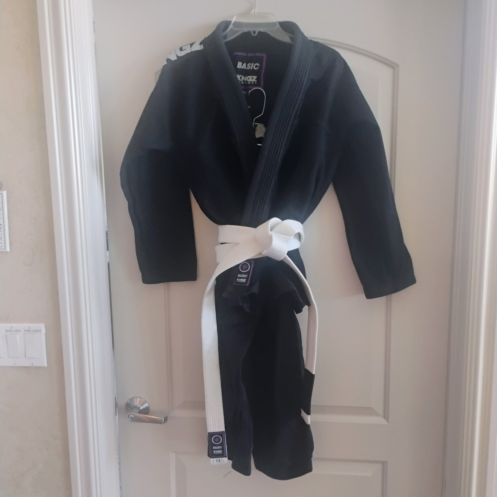 Kingz Basic Female Jiu Jitsu Gi F3 Black & Purple w/Belt Pants Top – Gently Used