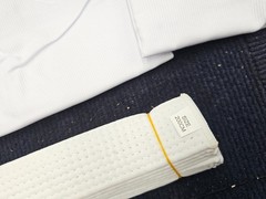 World Taekwondo Size 4 180cm Uniform White V White Belt Sporting Good