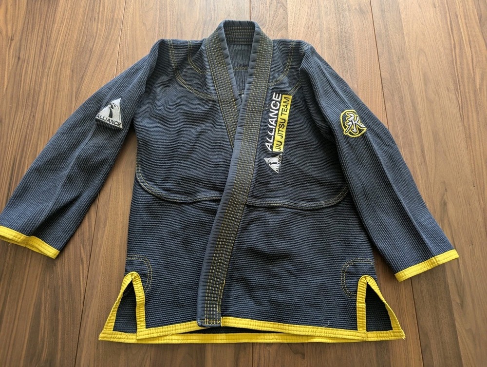 Original Alliance Kieko Juvenile Jiu Jitsu Gi — Medium