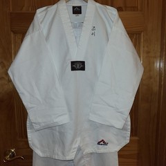 US Tae Kwon Do Center Dobok Size 4 White Top & Bottom