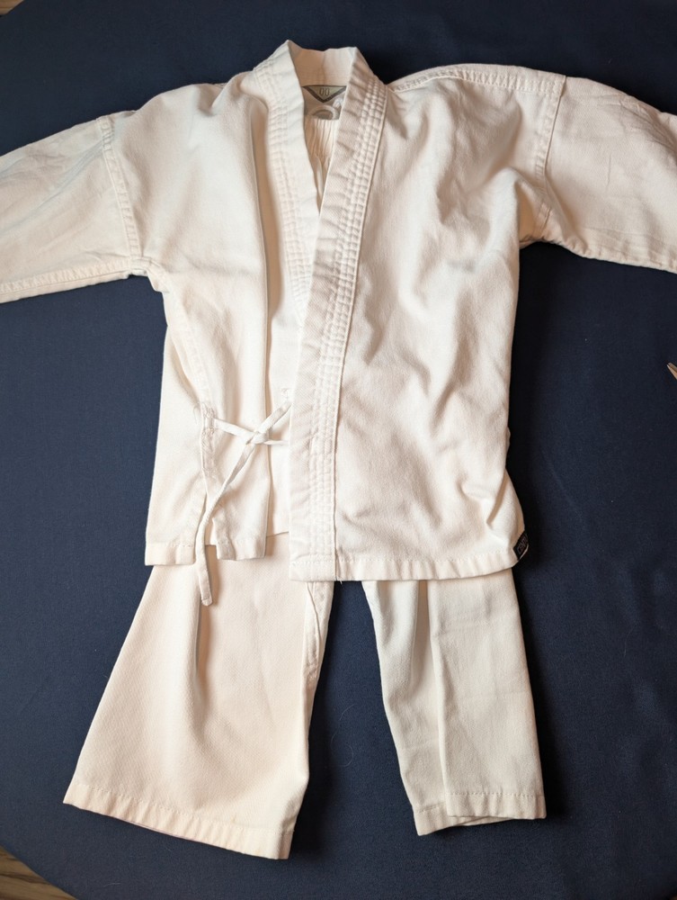 Century Karate Uniform White Kid’s Size 000 Gee Cotton Polyester Heavy Canvas