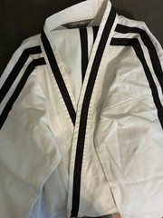 Men’s White w/blk Pin Stripe Karate Gi, Size 4