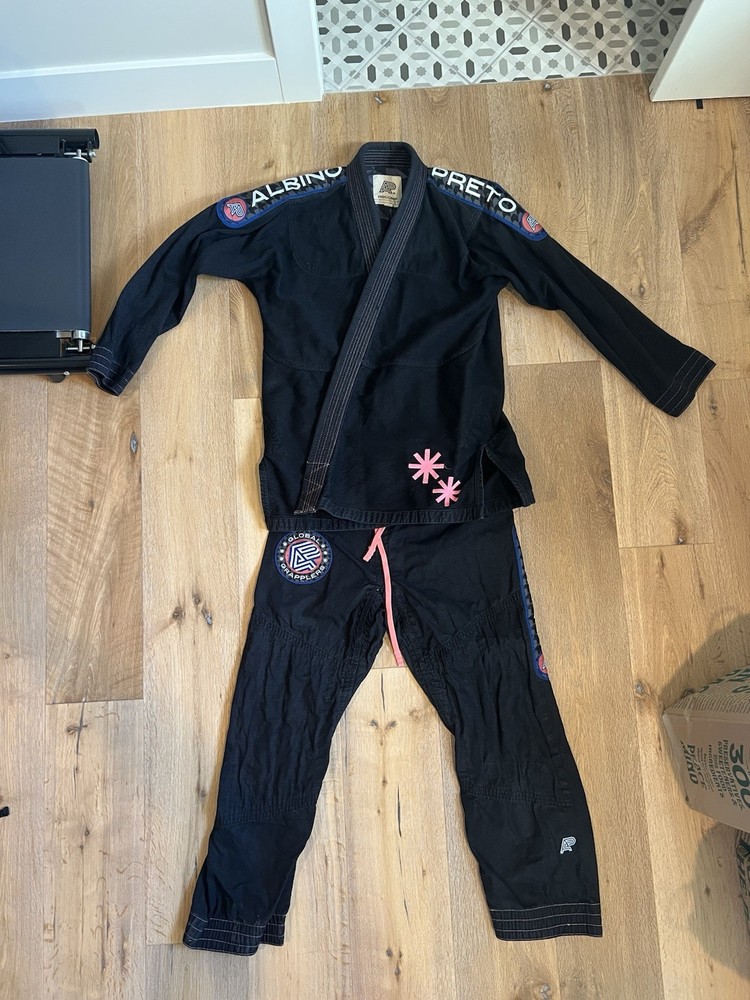 Albino & Preto Jiu Jitsu Gi A2
