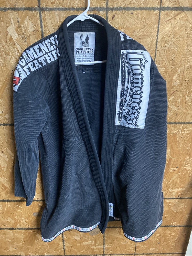 GAMENESS FEATHER Mens black A4 cotton black White logo open front jacket MMA