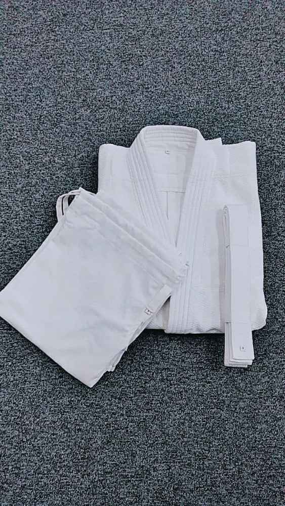 Judo Uniform (Top, Bottom, And Belt) 3-Piece Set, Cotton/Polyester, Size 4